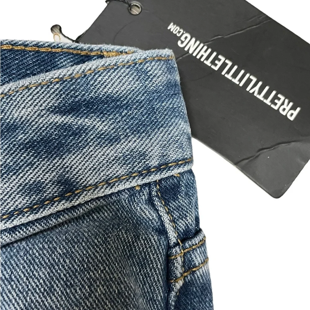 NWT Pretty Little Things Distressed High Rise Mid Wash Straight Leg - Picture 3 of 6